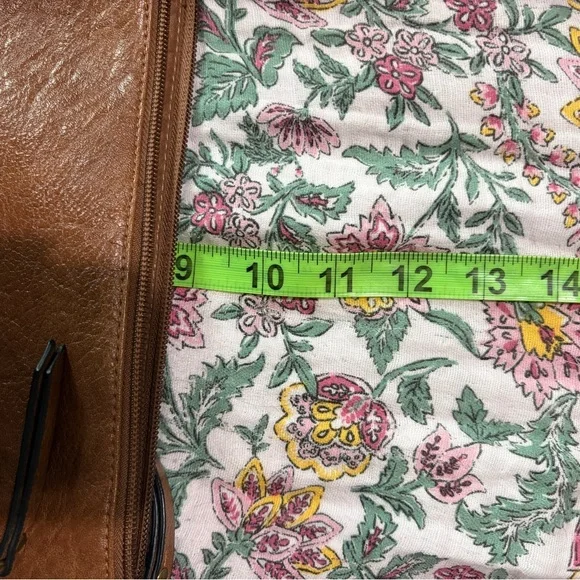 Bueno Brown Leather Shoulder Bag - Picture 12 of 13